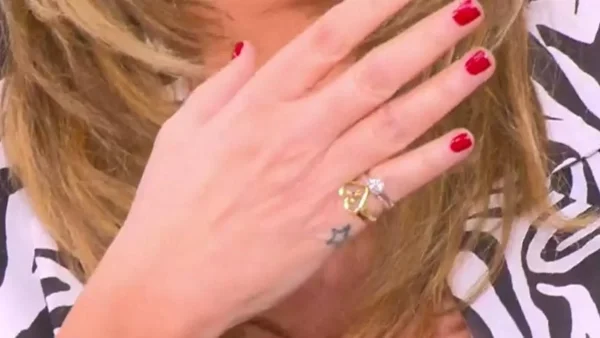 Πήγε στην εκπομπή της Ναταλίας Γερμανού και της έκανε πρόταση γάμου - "Κάγκελο" η παρουσιάστρια