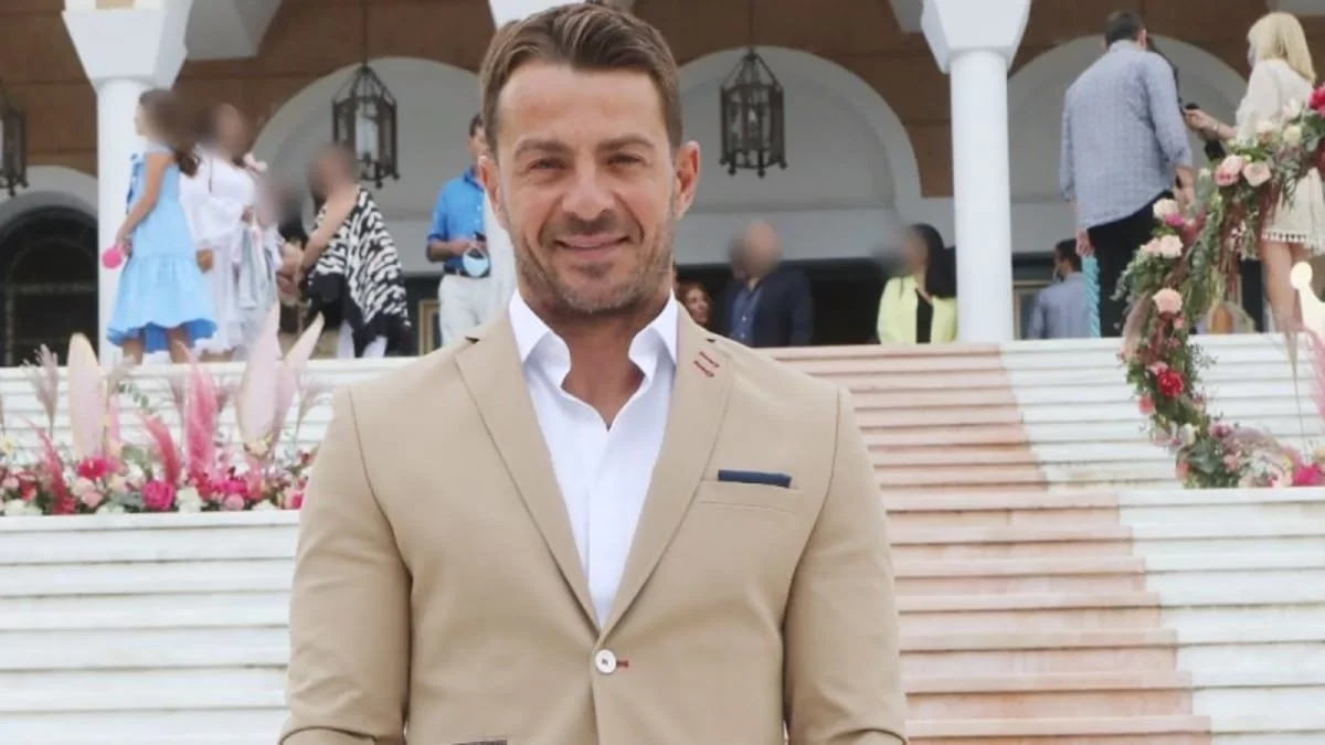 Το θαύμα που έζησε ο Ντάνος - Κοριτσάκι σηκώθηκε μπροστά του από το καροτσάκι