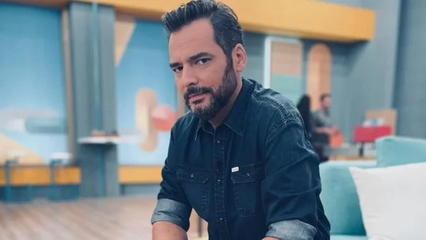 Αγνώριστος ο Γιώργος Καρτελιάς στην παιδική του ηλικία - Δείτε για πρώτη φορά σπάνια φωτογραφία του