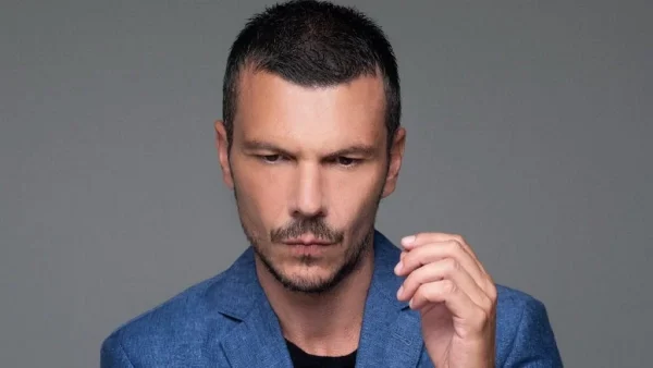 Ο γιος του μεγάλωσε αρκετά - Η νέα φωτογραφία του Ιωάννη Παπαζήση με τον γιο του