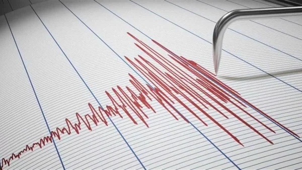 Ισχυρός σεισμός 7,3 Ρίχτερ - Προειδοποίηση για τσουνάμι