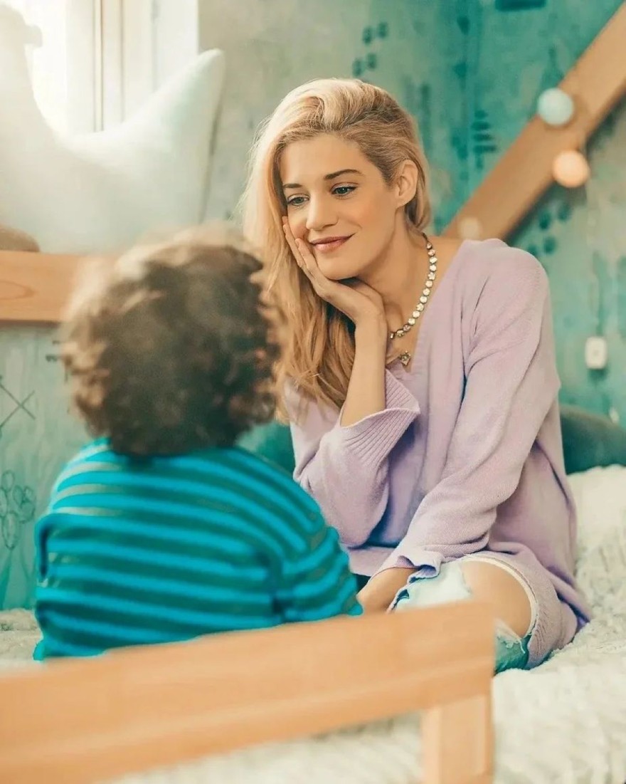 Η Τζένη Θεωνά και ο γιος της