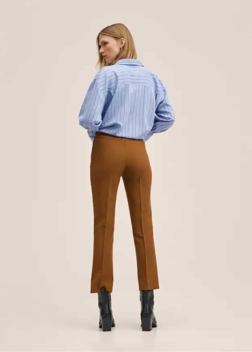 Καφέ παντελόνι από τα Mango