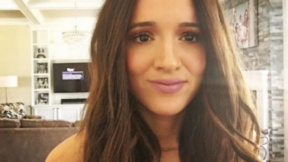 Σούσουρο με την φωτογραφία της Καλομοίρας από την Ελλάδα