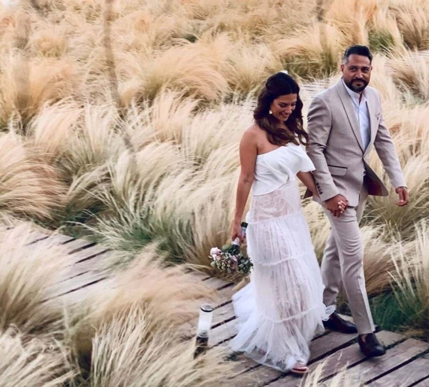 Το νυφικό της Βάσως Λασκαράκη στο γάμο με τον Σουλτάτο