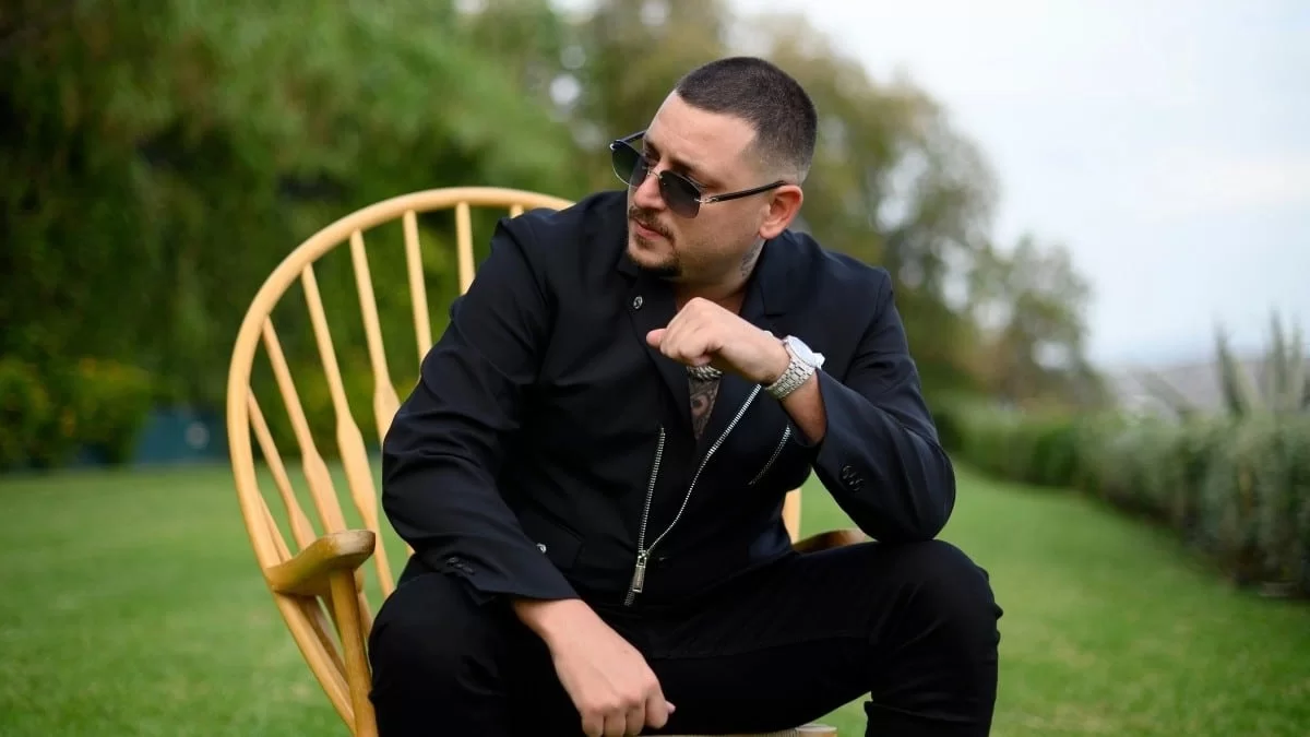 Η κούκλα αδερφή του Mad Clip βγάζει τραγούδι - Είναι νο1 στο Tik Tok