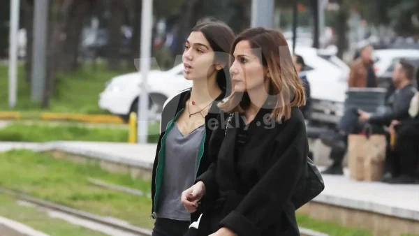 Η γνωριμία με γιο γνωστού τραγουδιστή - Αποκαλύψεις για την ζωή της κόρης της Δέσποινας Βανδή, Μελίνας