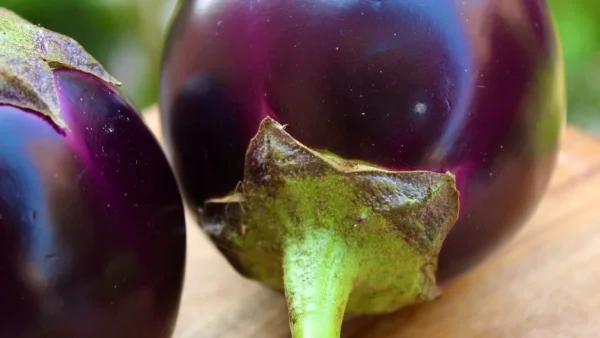 Έχει μελιτζάνα και λεμόνι - Το ρόφημα που θα σε βοηθήσει να χάσεις εύκολα κιλά