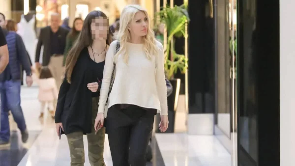 "Έσκασε" η πρώτη επαγγελματική πρόταση για την Λάουρα - Ζήτησαν από την κόρη της Ελένης Μενεγάκη να...