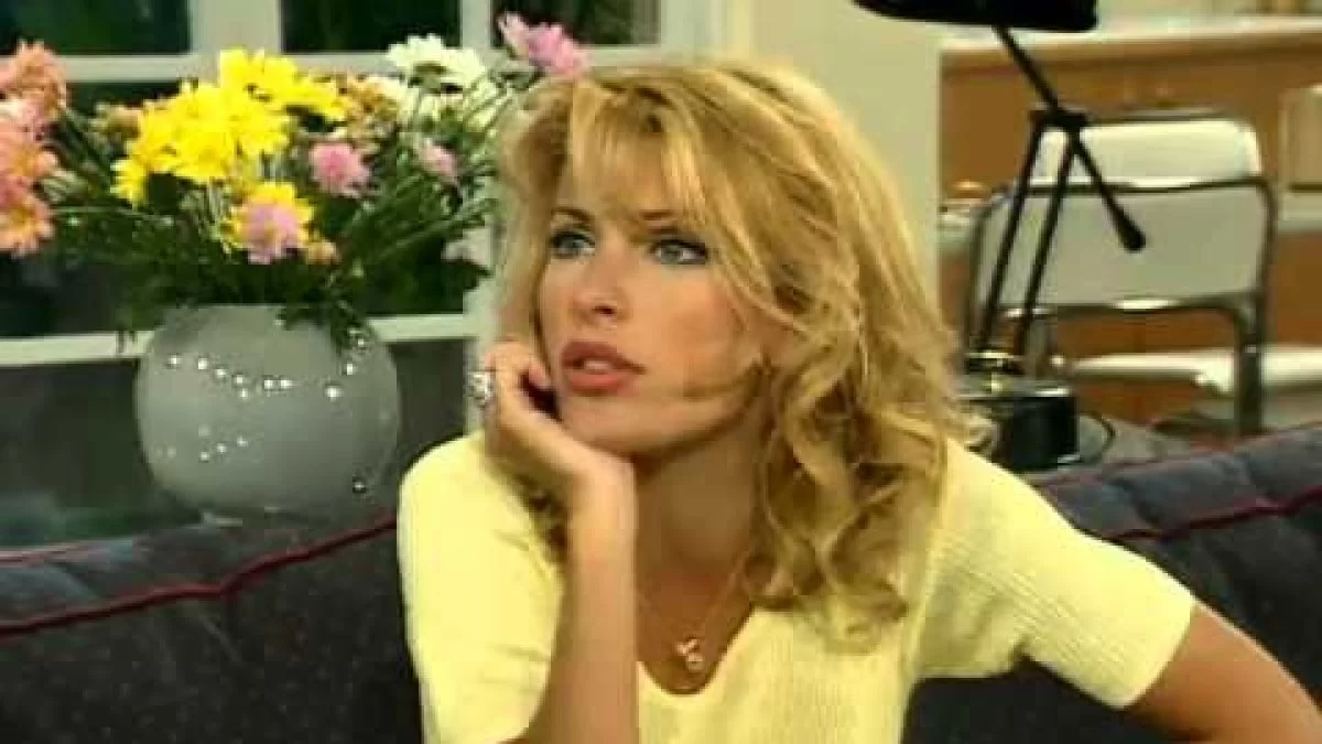 Οι αναμνήσεις της Ελένης Μενεγάκη από τον ρόλο της στη σειρά Πάτερ Ημών - Τι θυμήθηκε;