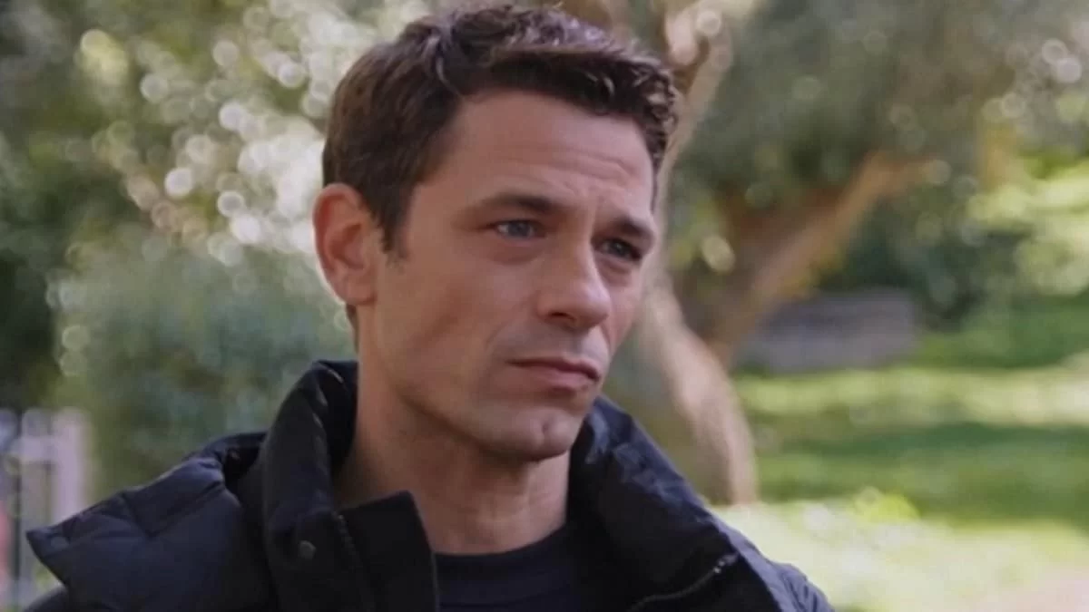 Μόλις Χθες: Ο Μιχάλης με τη βοήθεια του Αχιλλέα ανακαλύπτει ότι...