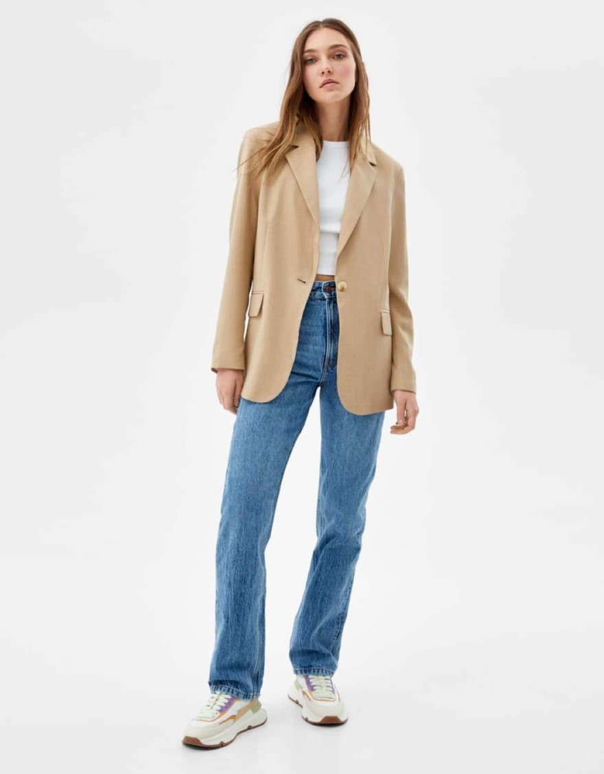 Μπλέϊζερ από τα Bershka