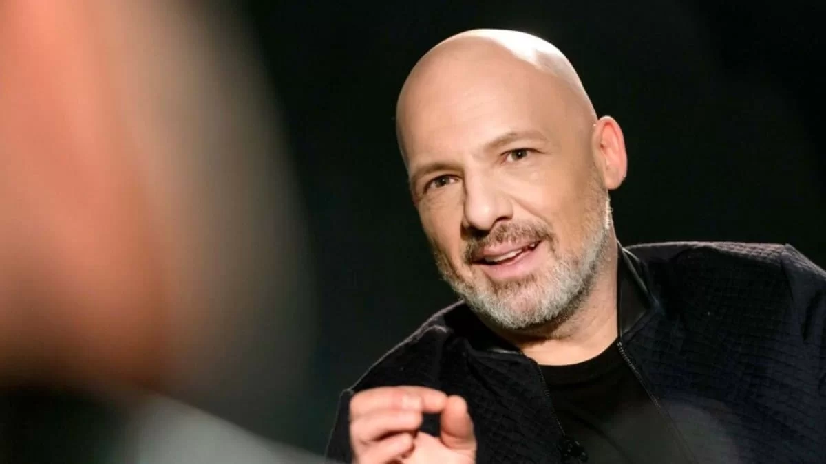 Έδωσε τα χέρια με το ΣΚΑΙ - Αυτό είναι το νέο πρότζεκτ που θα συμμετέχει ο Νίκος Μουτσινάς