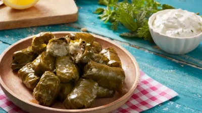 Εύκολα και γρήγορα ντολμαδάκια από την Αργυρώ Μπαρμπαρίγου - Το μυστικό είναι στο λεμόνι