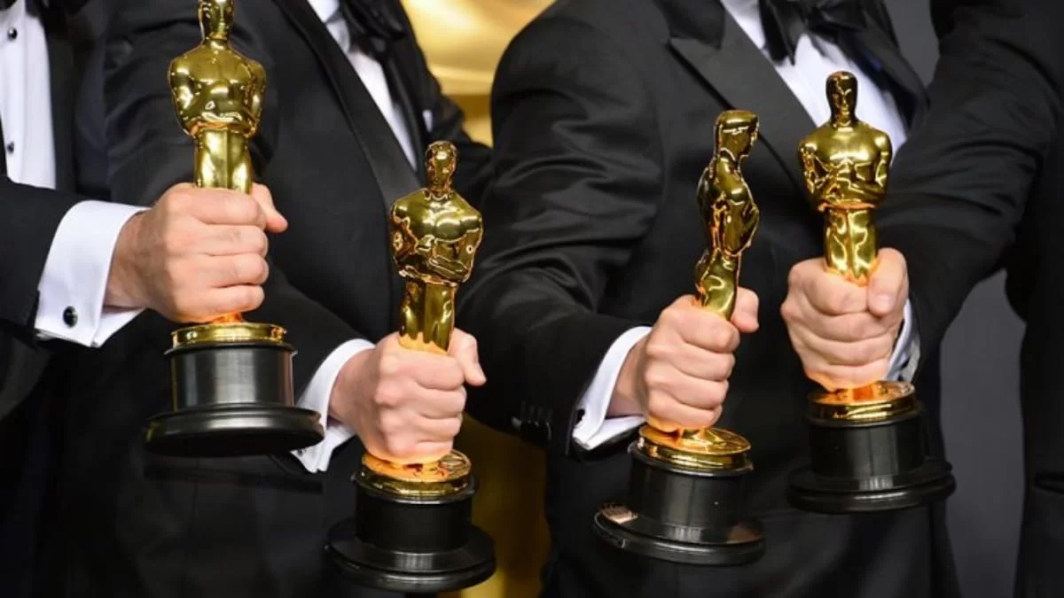 Βραβεία Όσκαρ: Τα highlights της βραδιάς - Συγκινήσεις, έρωτες και μια... γροθιά στο χιούμορ