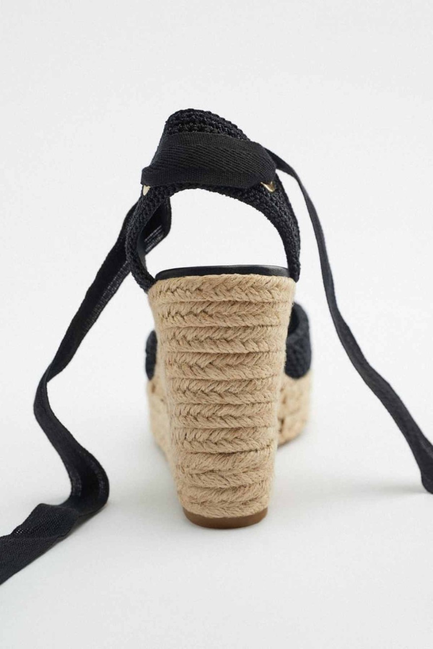 Μαύρη εσπαντρίγια από τα Zara