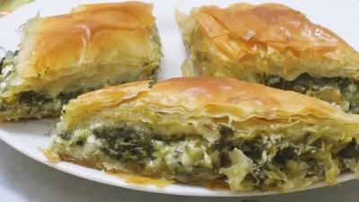 Εύκολη σπανακοτυρόπιτα από την Αργυρώ Μπαρμπαρίγου - Το μυστικό είναι στο φύλλο