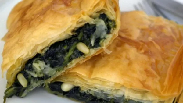 Η πιο τέλεια σπανακόπιτα για την Σαρακοστή από την Βέφα Αλεξιάδου - Με τραγανό φύλλο κρούστας