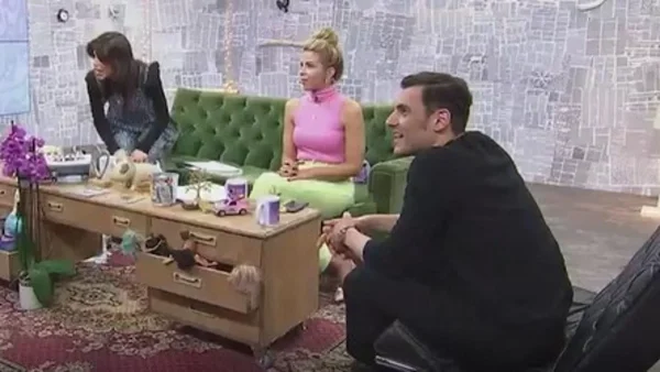 Κυψέλη: Εισέβαλε στο πλατό και άφησε "κάγκελο" τον Σταύρο Σβήγκο