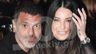 Με μίνι παγιετέ φόρεμα και μαύρες γόβες η σύζυγος του Τόνυ Μαυρίδη - Τα "έσπασαν" στα μπουζούκια