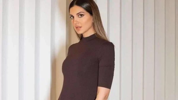 Σταματίνα Τσιμτσιλή: Ο τεράστιος και χνουδωτός σκύλος που την περίμενε στο καμαρίνι της - Το βίντεο που ''έριξε'' το Ιnstagram