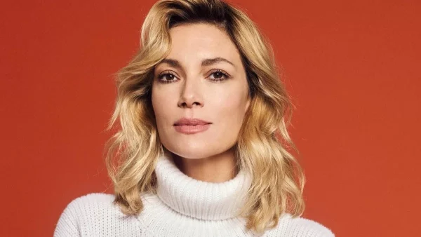 Στο σπίτι της η Βίκυ Καγιά έχει μεγάλο δωμάτιο για τα ρούχα και τα παπούτσια της - Και είναι αμέτρητα...