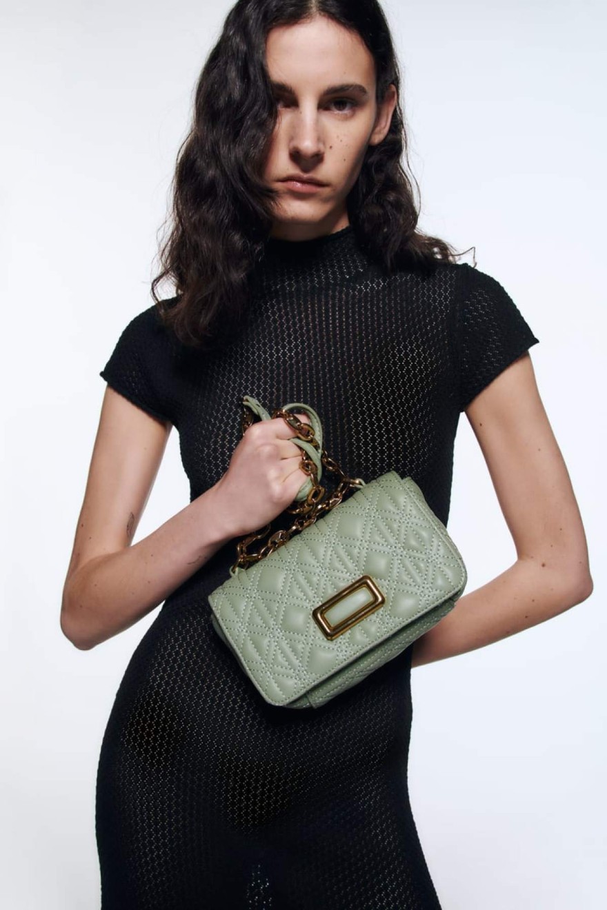 Zara καπιτονέ τσάντα