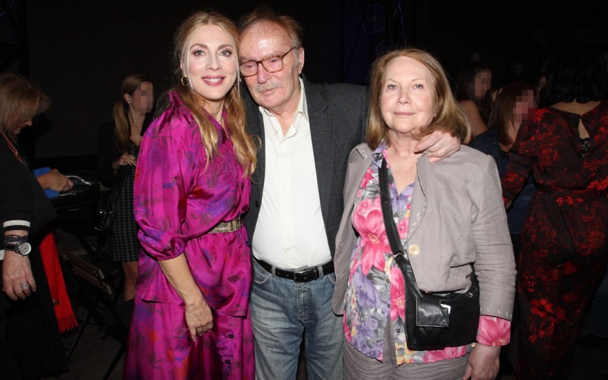 Η Σμαράγδα Καρύδη με τους γονείς της