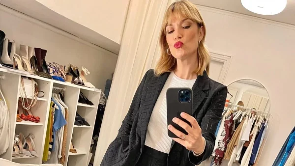 Το βίντεο της Βίκυς Καγιά που προκάλεσε χαμό - Πρωταγωνίστρια και η κούκλα κόρη της