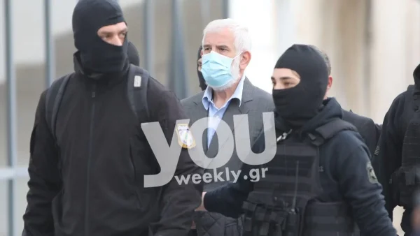 «Στο διάλειμμα της διαδικασίας η γυναίκα και το παιδί του..» - Τι συμβαίνει στη δίκη του Φιλιππίδη πίσω από τις κλειστές πόρτες