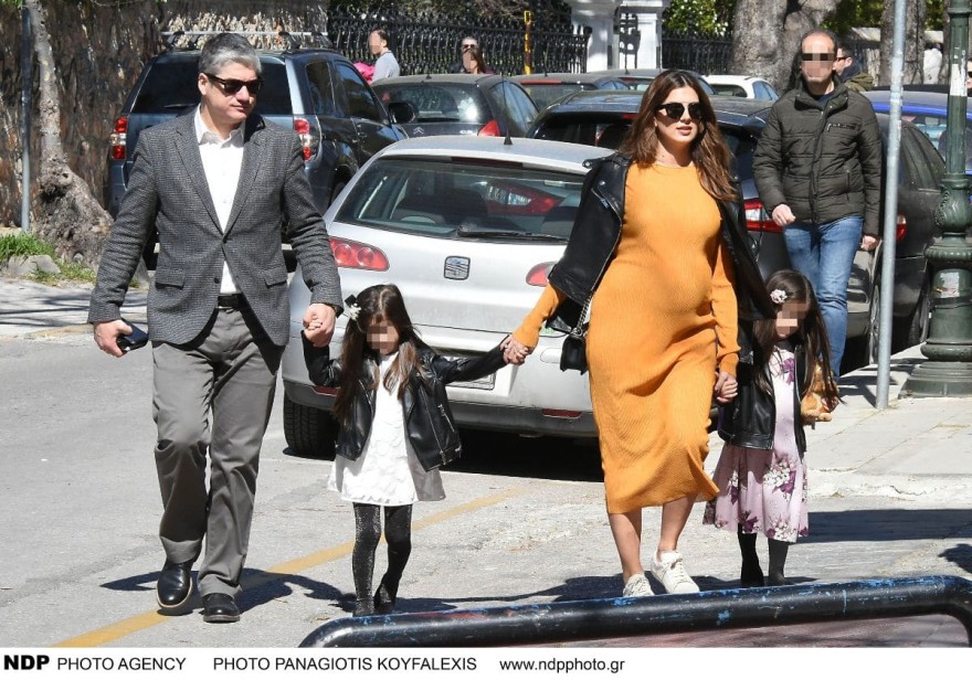 Σταματίνα Τσιμτσιλή και τον Θέμη Σοφό οικογενεια