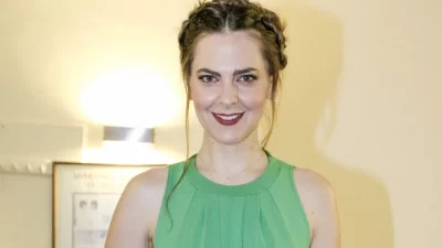 Καμία σχέση με την μουσική - Το επάγγελμα που έκανε η Ρένα Μόρφη όσο έμενε στην Ισλανδία