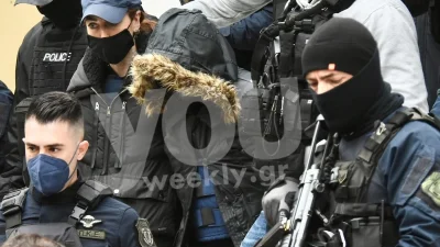 Τραγωδία Πάτρα: Συγκλονίζει το σκίτσο με τα τρία κορίτσια έξω από το σπίτι της οικογένειας