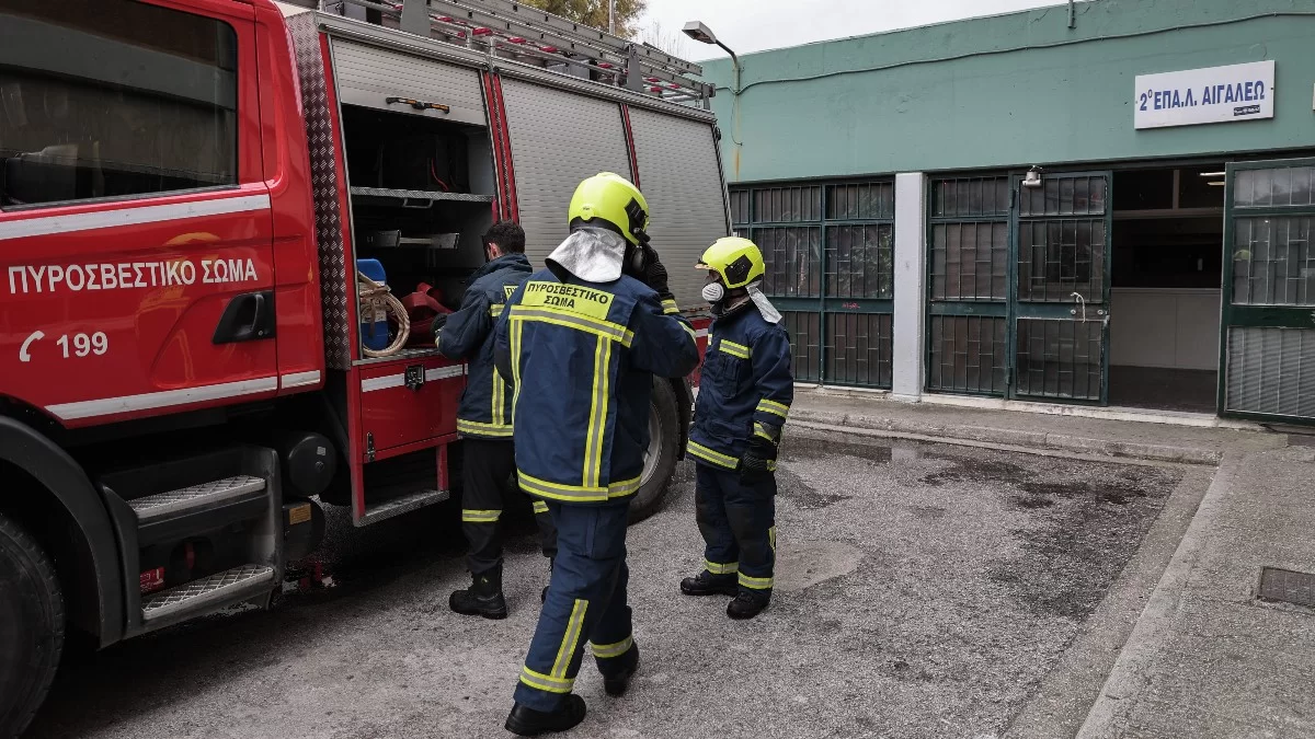 Φωτιά τώρα σε σπίτι στην Αρτέμιδα
