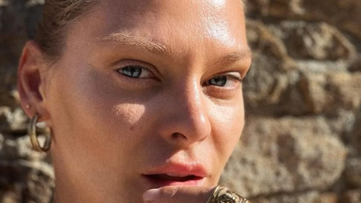 Η Μπόσνιακ άφησε την κόρη της να τη βάψει και την έκανε αγνώριστη - Η φωτογραφία στο Instagram