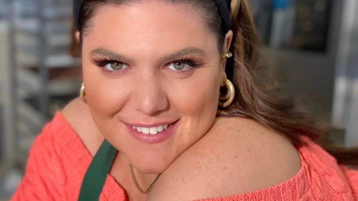 Ξυπόλητη στη φύση και χωρίς ίχνος μακιγιάζ - Το πραγματικό πρόσωπο της Δανάης Μπάρκα