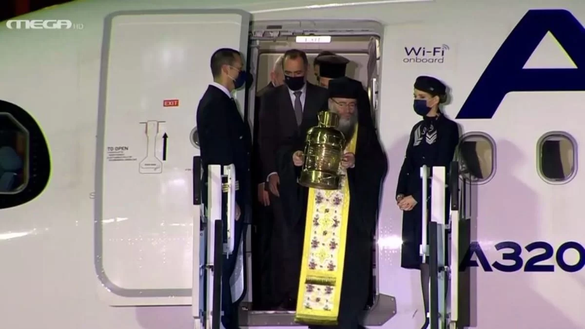 Άγιο Φως: Με καθυστέρηση δύο ωρών η άφιξή του στην Ελλάδα