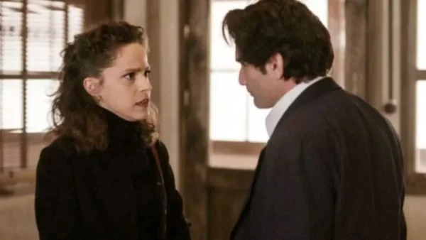 Άγριες Μέλισσες: Όλα κρέμονται από μια κλωστή - Τι συμβαίνει στο Διαφάνι;