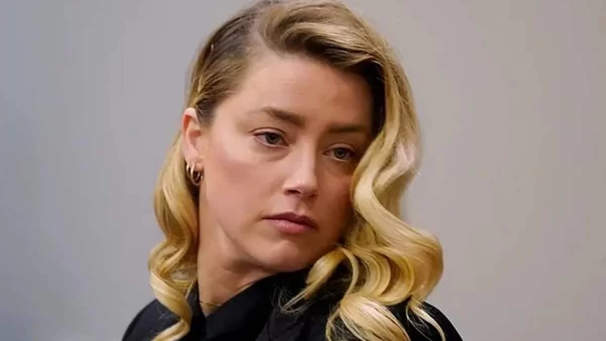 Amber Heard: Χαμός στα social media με βίντεο από τις εκφράσεις της στη δίκη - Την κατηγορούν πως είναι ψεύτικη