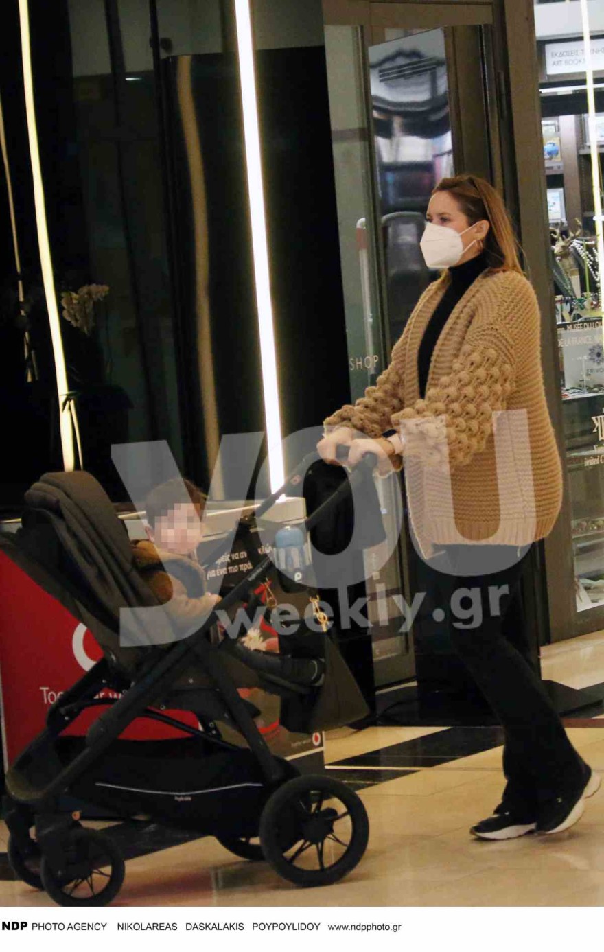 Αποκλειστική φωτογραφία της Μπραντ με τον γιο της