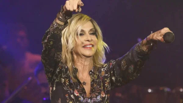 Απίστευτη καταγγελία: Απαγόρευσαν σε drag queen την είσοδο στο Hotel Ermou - Η απάντηση της Άννας Βίσση