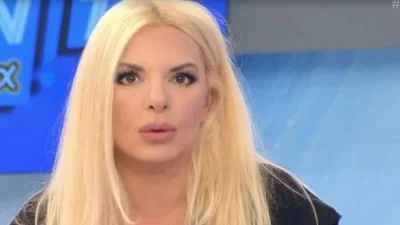 Έχει μείνει μισή - Δεκάδες σχόλια κάτω από την φωτογραφία της Αννίτας Πάνια στην παραλία