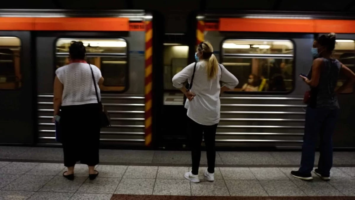 Σε 24ωρη απεργία την Τετάρτη ΓΣΕΕ-ΑΔΕΔΥ - Ποια ΜΜΜ τραβούν χειρόφρενο