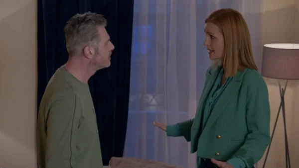 Άσε μας ρε μαμά: Ο Δημήτρης προβληματίζεται για την σχέση της Έλλης και του Θωμά