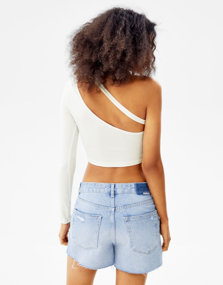 Ασύμμετρη μπλούζα από τα Bershka