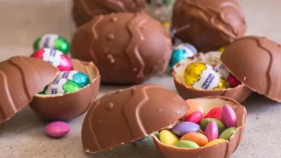 Θα ξετρελάνετε τους πάντες με τα πασχαλινά αυγά από...cheesecake