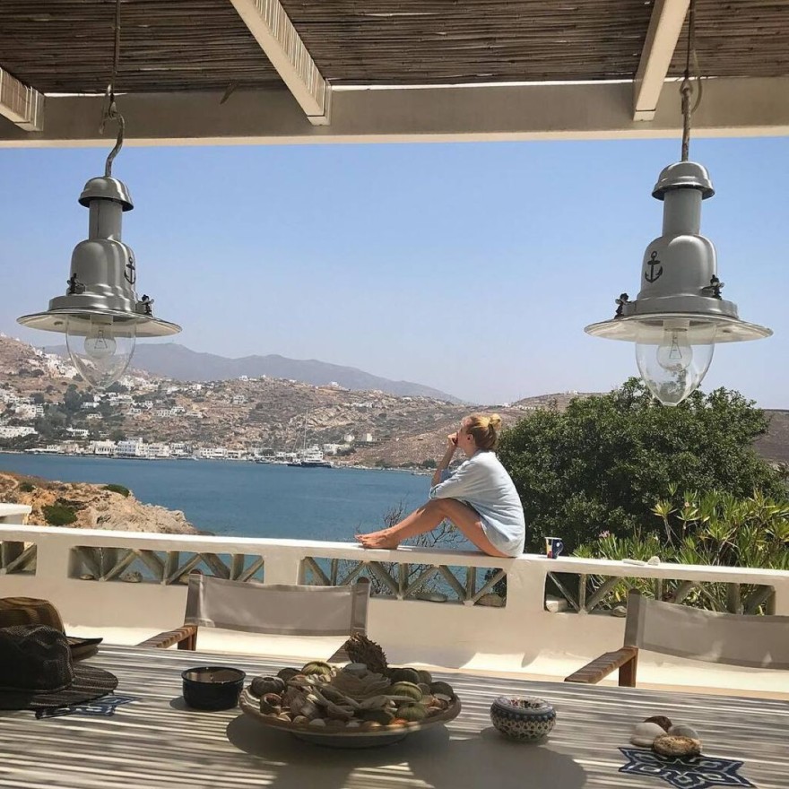 Το πανέμορφο εξοχικό της Σμαράγδας Καρύδη