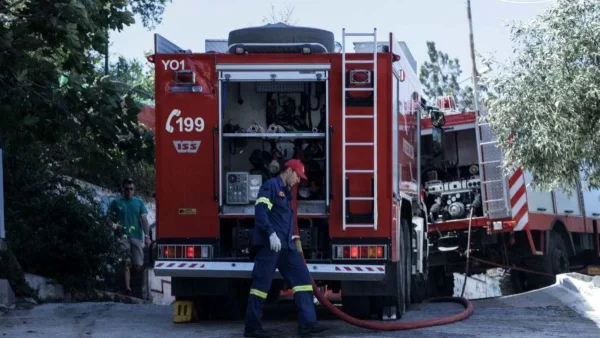 Φωτιά τώρα σε ψυχιατρική κλινική στη Γλυφάδα