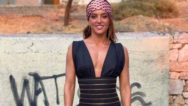 "Χαμός" στο instagram με την topless φωτογραφία της Καρολίνας Καλύβα - Δεκάδες αντιδράσεις στο διαδίκτυο