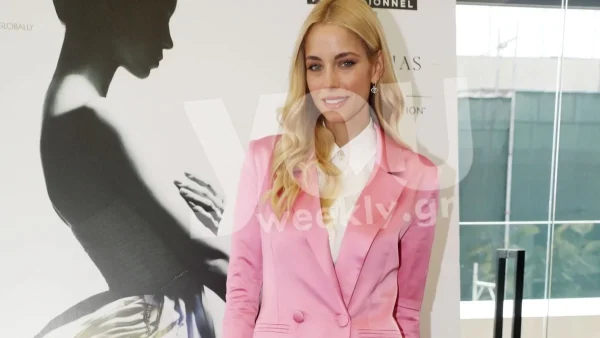 Δεκάδες αντιδράσεις κάτω από το βίντεο της Δούκισσας Νομικού με τα παιδιά της